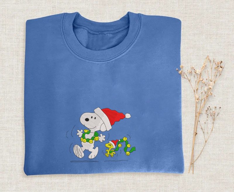Vintage Snoopy Christmas Crewneck Sweatshirt Hoodie - Y2K Style Embroidery for Unisex Festive Fun